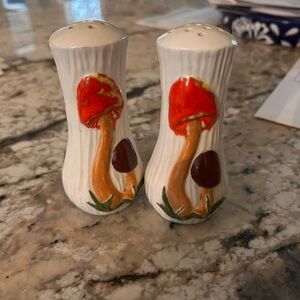 Arnel’s Mushroom Salt and Pepper Shakers - White and Red